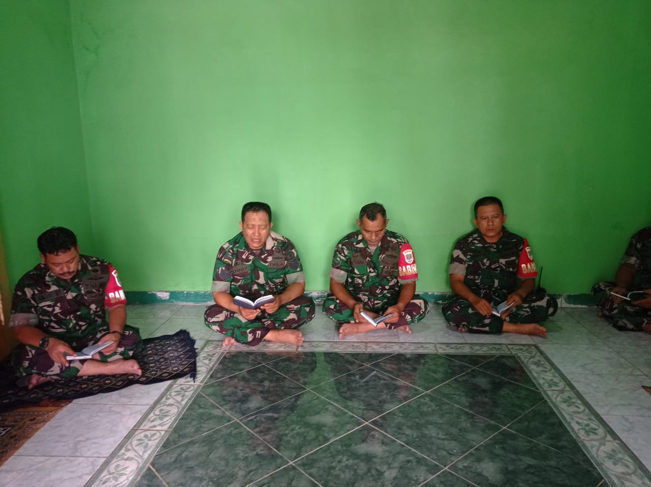 HUT TNI ke 77,Jajaran Anggota Koramil 02/TB Kodim 0503/JB Adakan Doa Bersama