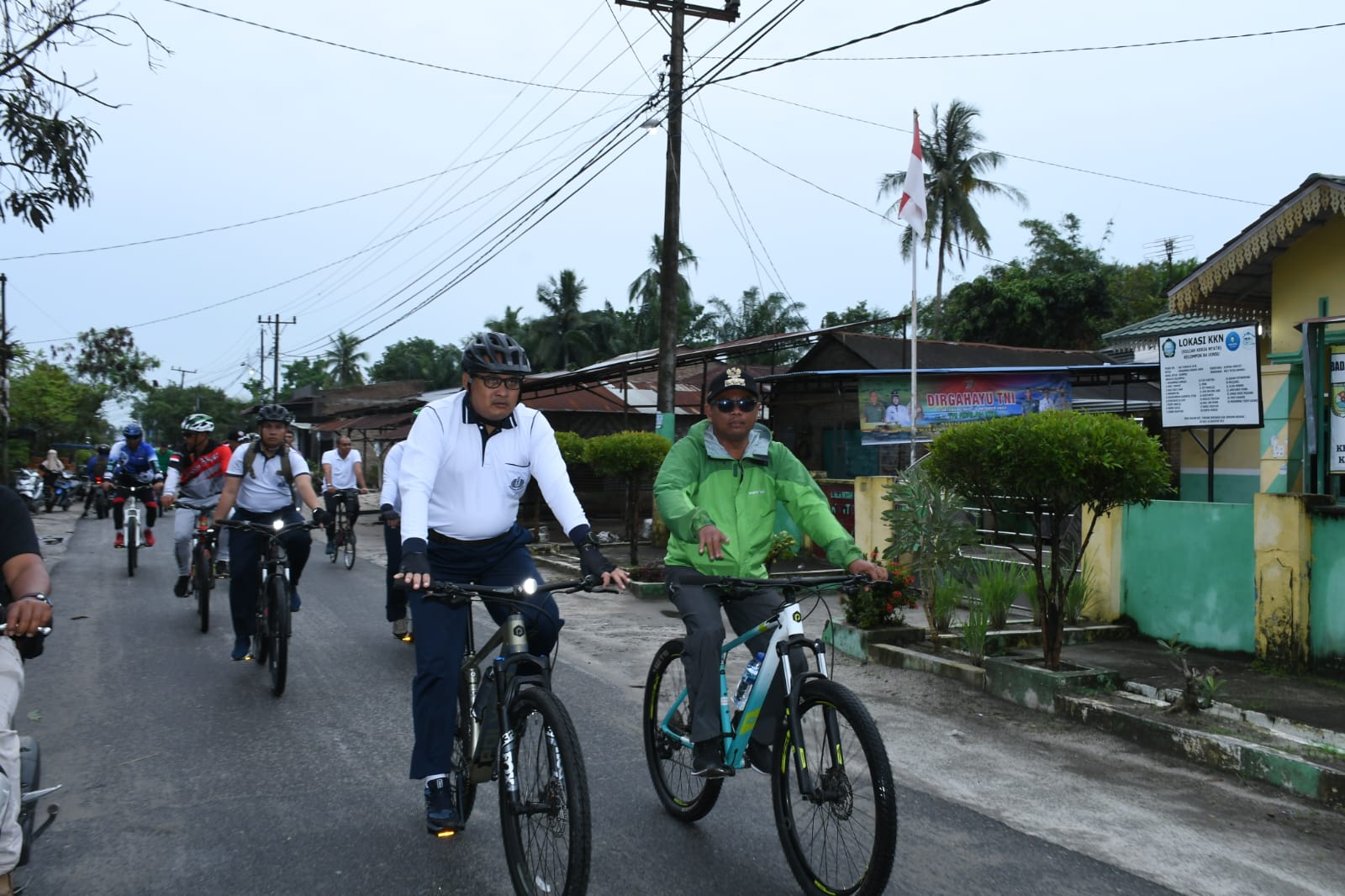 Danlantamal I Ikuti Fun Bike, Lomba Layang-Layang dan Festival Dangdut Dalam Rangka Program Kampung Bahari Nasional Kedua