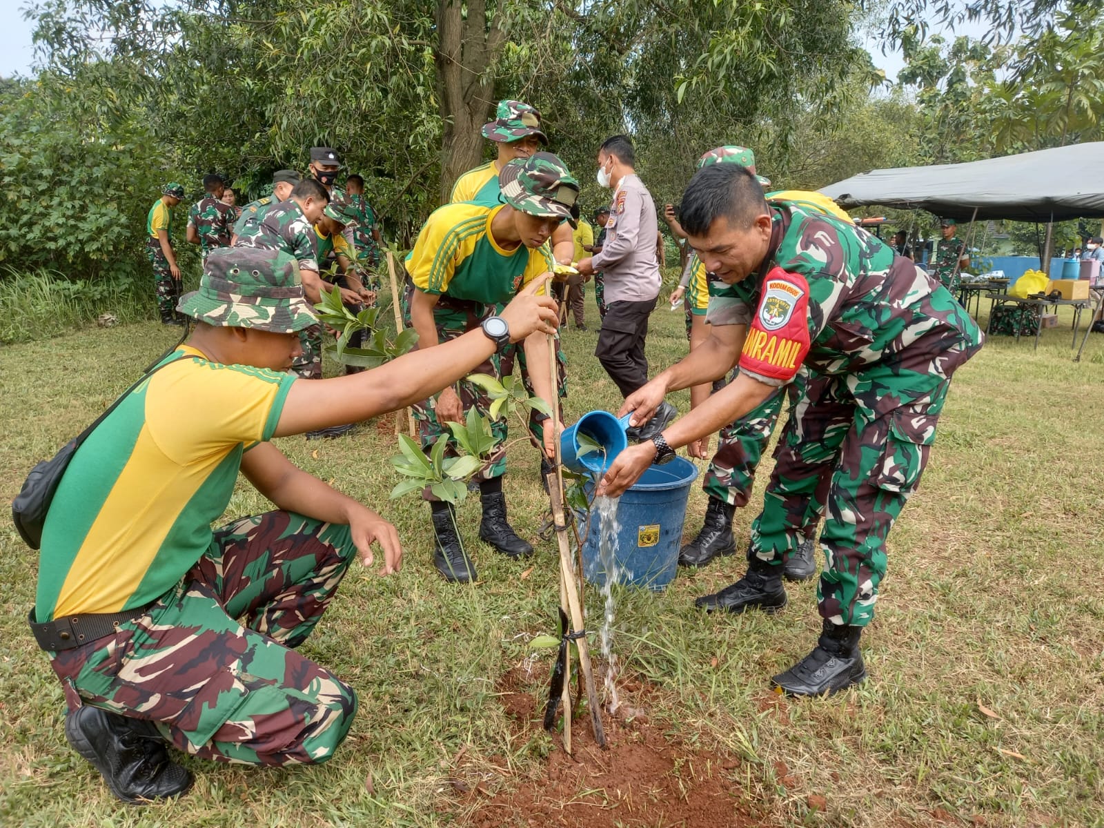 Pencanangan Penanaman 3000 Pohon Produktif Serentak Melalui Vicon