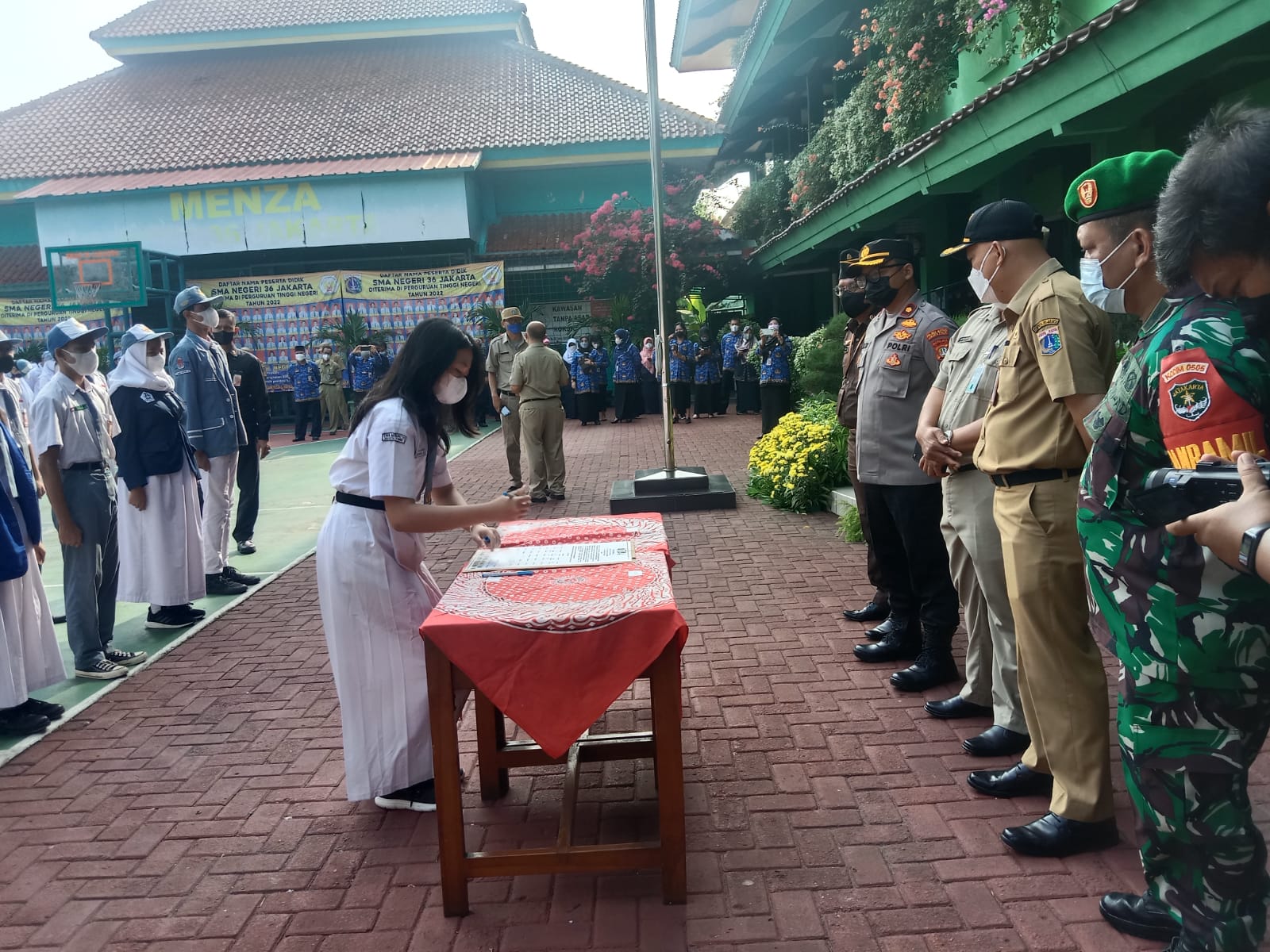 Danramil 04/Pulogadung Hadiri Apel Kebhinekaan di SMAN 36 Rawamangun Jakarta Timur