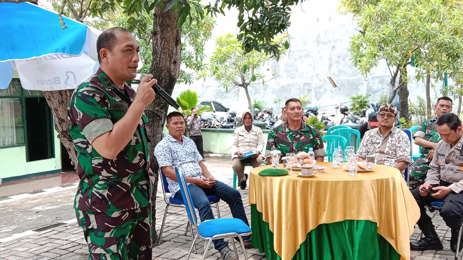 Kunker Dandim 0614/Kota Cirebon bersama Ibu Ketua Persit ke Koramil 1403/Lemahwungkuk.