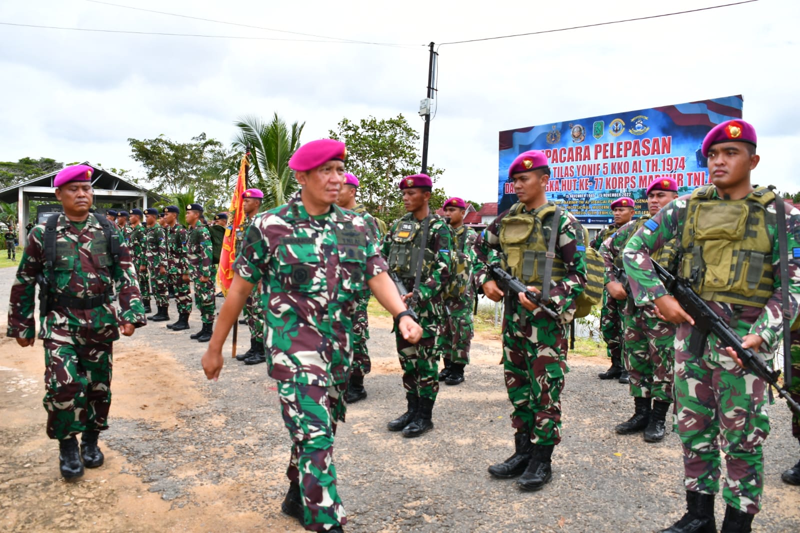 Wakil Komandan Pangkalan Utama TNI AL XII Pontianak Melepas Napak Tilas Aruk 77 KM Mengenang Sejarah Yonif 5 KKO AL Tahun 1974