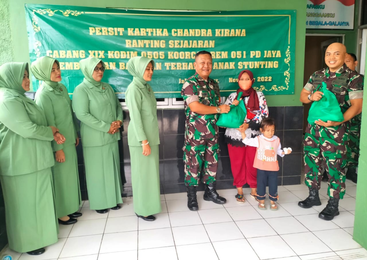 Koramil 04/Pulogadung Bersama Persit Kartika Chandra Kirana Ranting-5 Peduli Anak Stunting