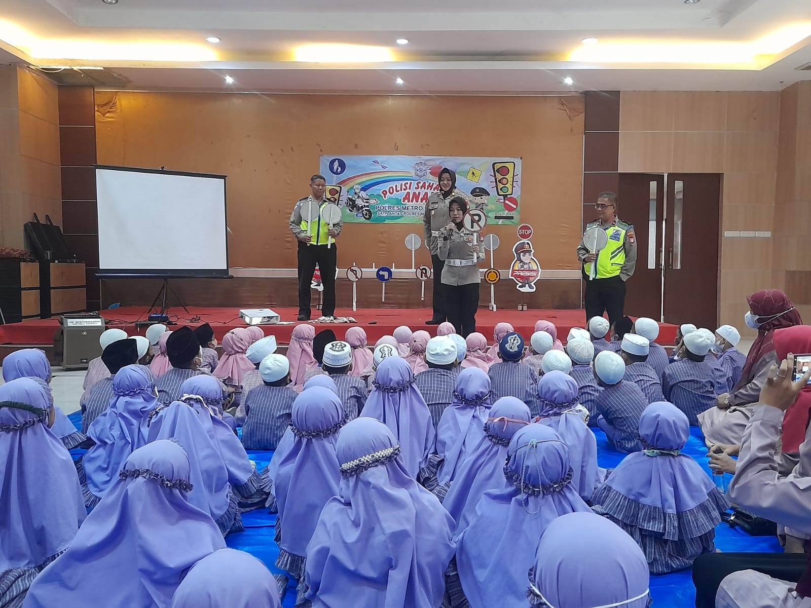 Kegiatan Polsanak, Satlantas Polres Metro Bekasi Kota berikan edukasi Berlalulintas