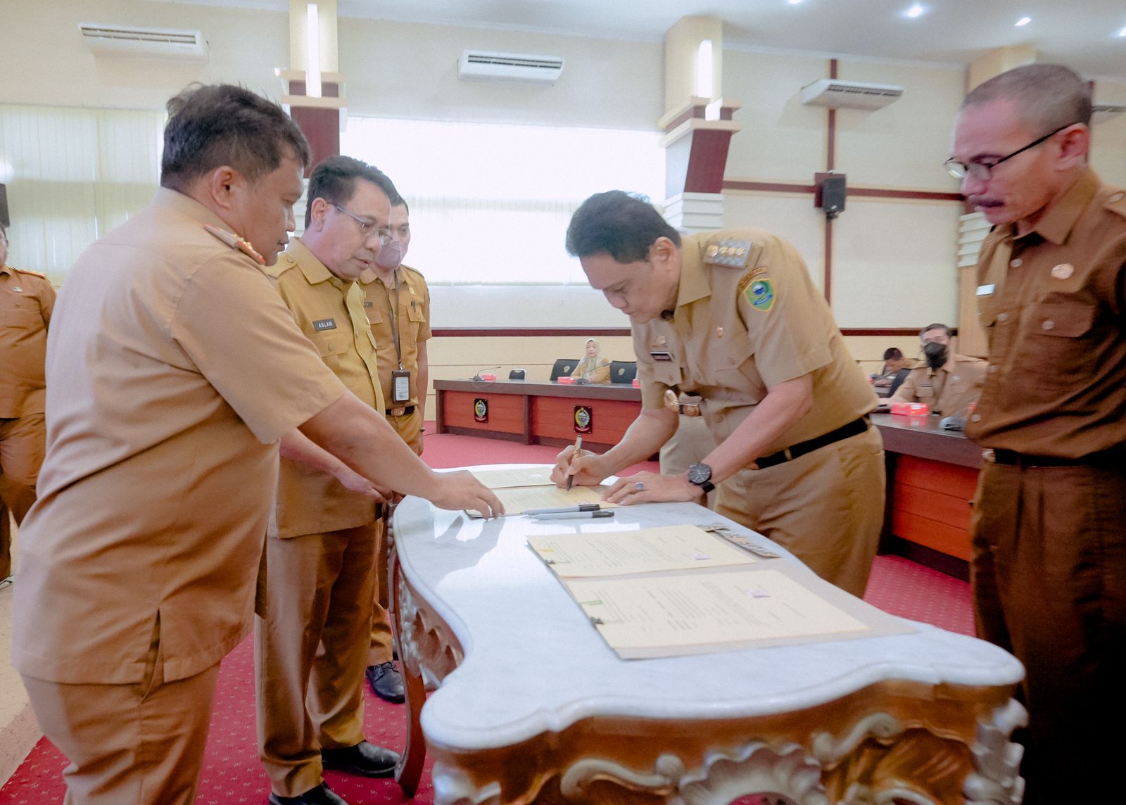 Bupati Barru Dua Kali Penandatangan MoU Kerjasama Desa Lintas Kabupaten Dikantor Gubernur Sulsel