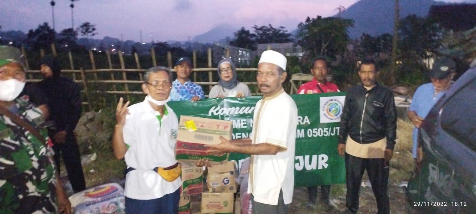 Tanggap Peduli Cianjur, Koramil 05/Kramatjati Bersama Komunitas ECO Enzyme Nusantara Berikan Bantuan