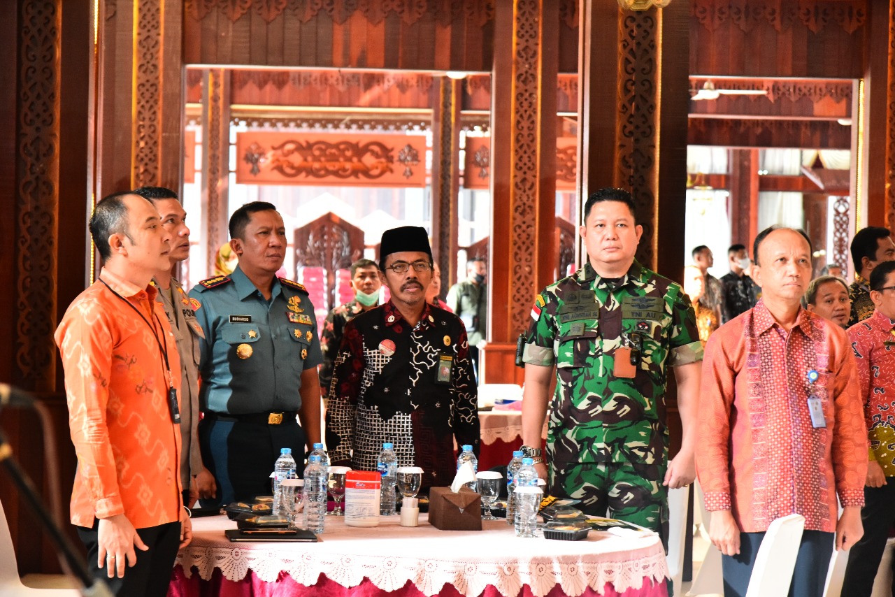 Perkuat Sinergitas, Wadan Lantamal XII Hadiri Acara Penyerahan DIPA APBN dan TKDD Kalimantan Barat TA 2023