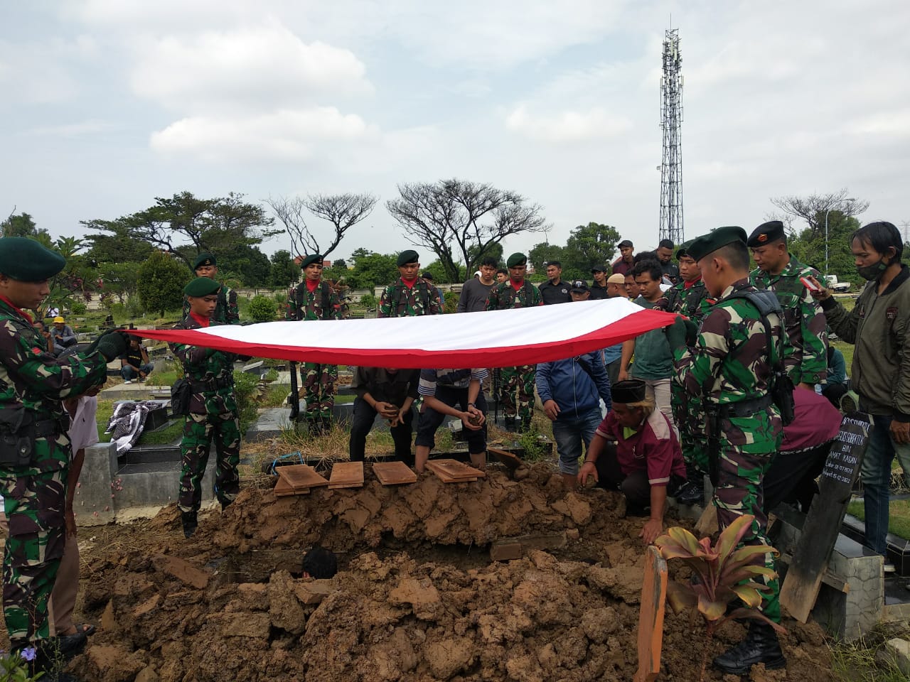 Penghormatan Terakhir Kepada Almarhum Peltu Agus Subekti Kurniawan