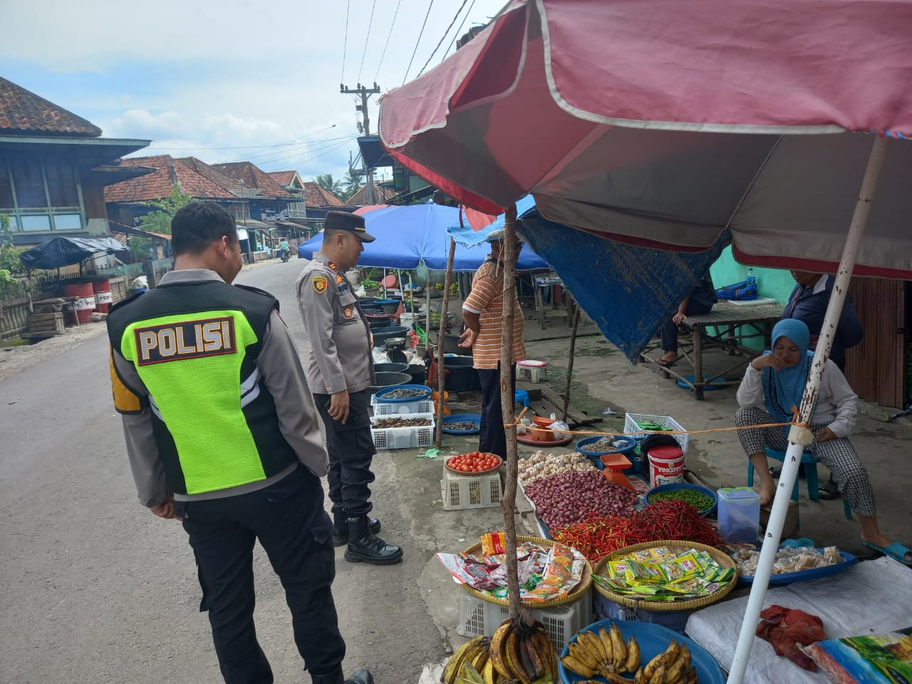 Antisipasi Terjadi Tindak Kejahatan Jajaran Polres PALI Menyambangi Pasar Tradisional