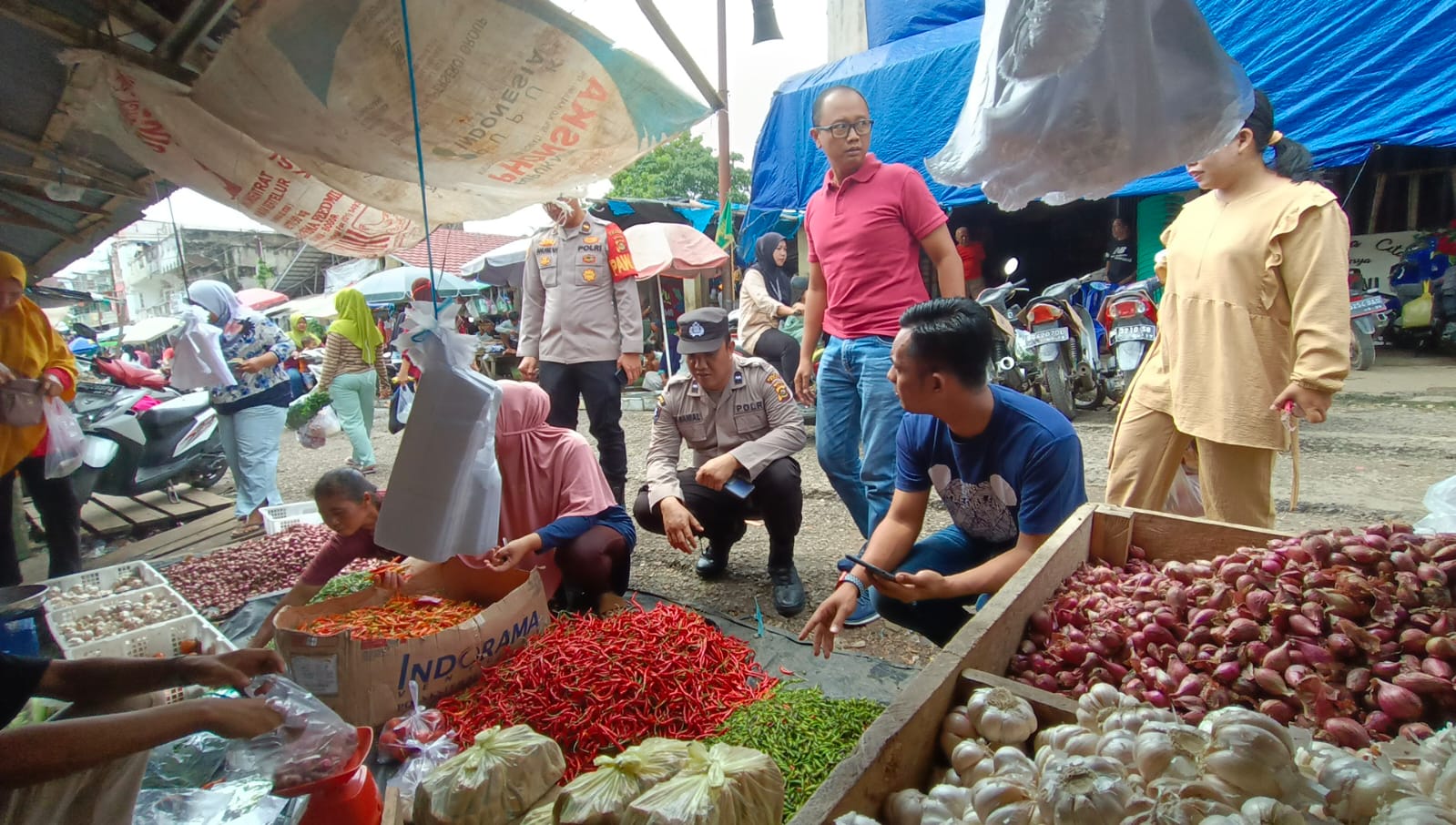 Polres PALI Sidak Harga Sembako Di Pasar Bhayangkara