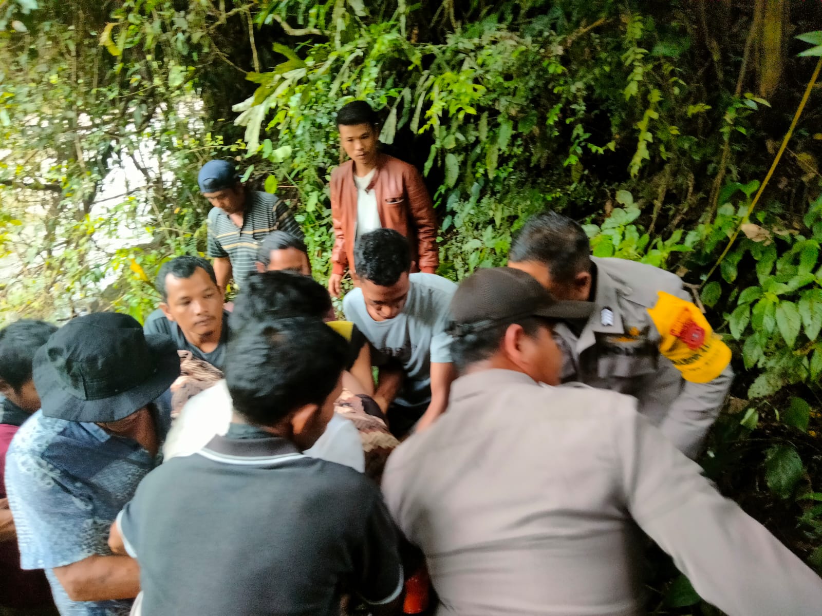 Sorang Warga Kecamatan Bandar Meninggal Dunia Diduga Hanyut Saat Mencari Ikan Di Sungai