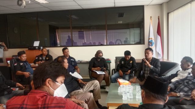 Awal Tahun 2023 AMI Turun Aksi Demo Besar-besaran Dikedai Kopi Starbucks, Kedai Mie Gacoan, BPOM Surabaya, DPRD Jatim dan Kejati Jatim