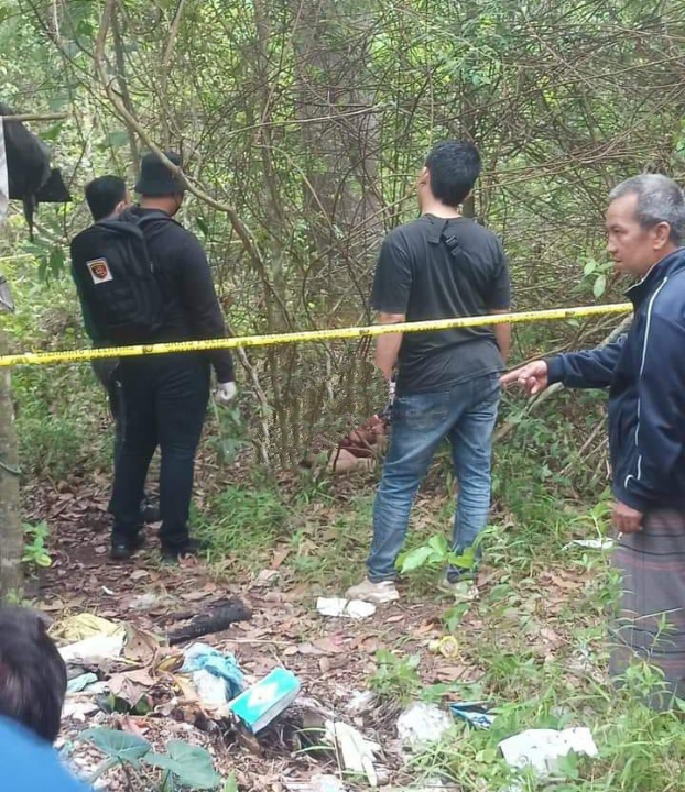 Warga Temukan Mayat di Kebun Identitas Belum diketahui