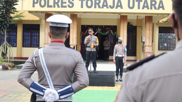 Polres Toraja Utara Gelar Upacara Korps Raport Kenaikan Pangkat 20 Personel Di Awal Tahun 2023