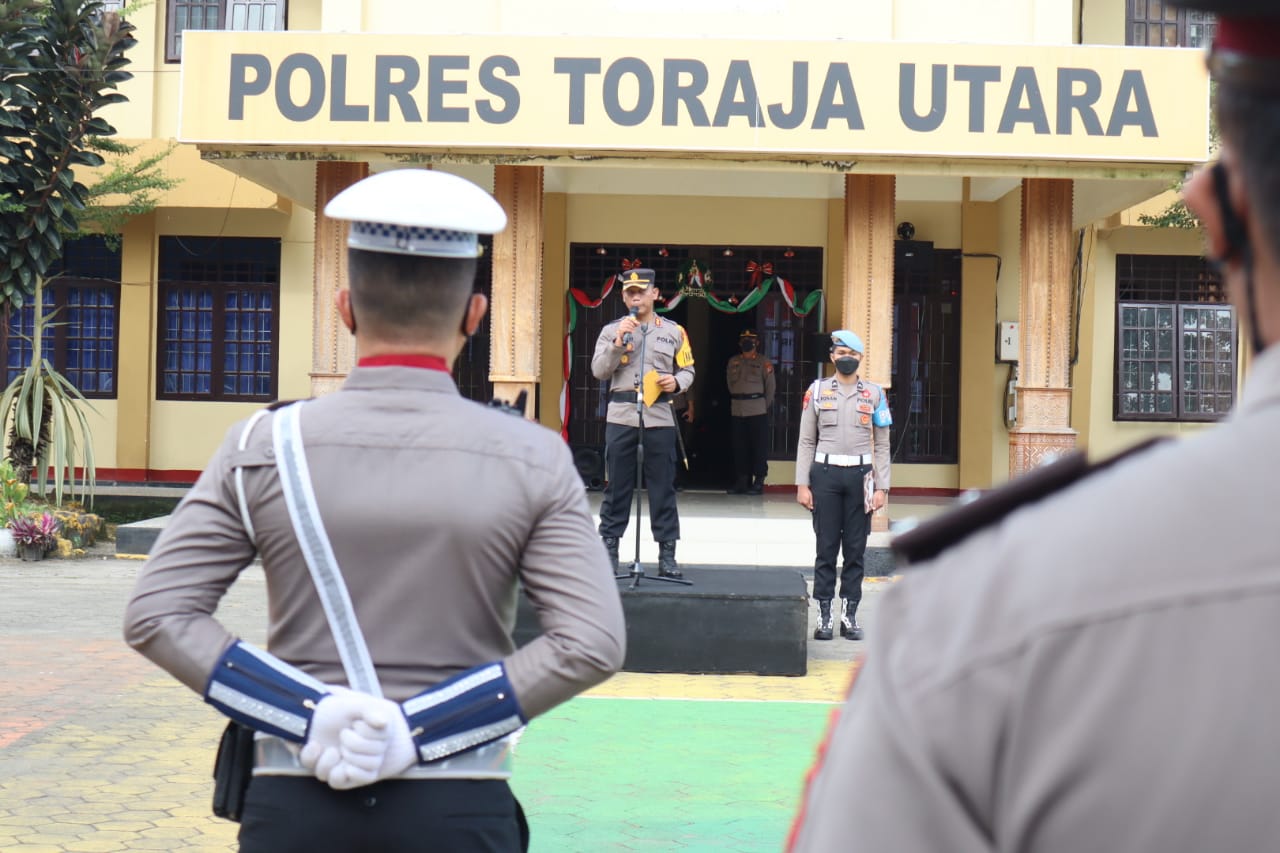 Polres Toraja Utara Gelar Upacara Korps Raport Kenaikan Pangkat 20 Personel Di Awal Tahun 2023