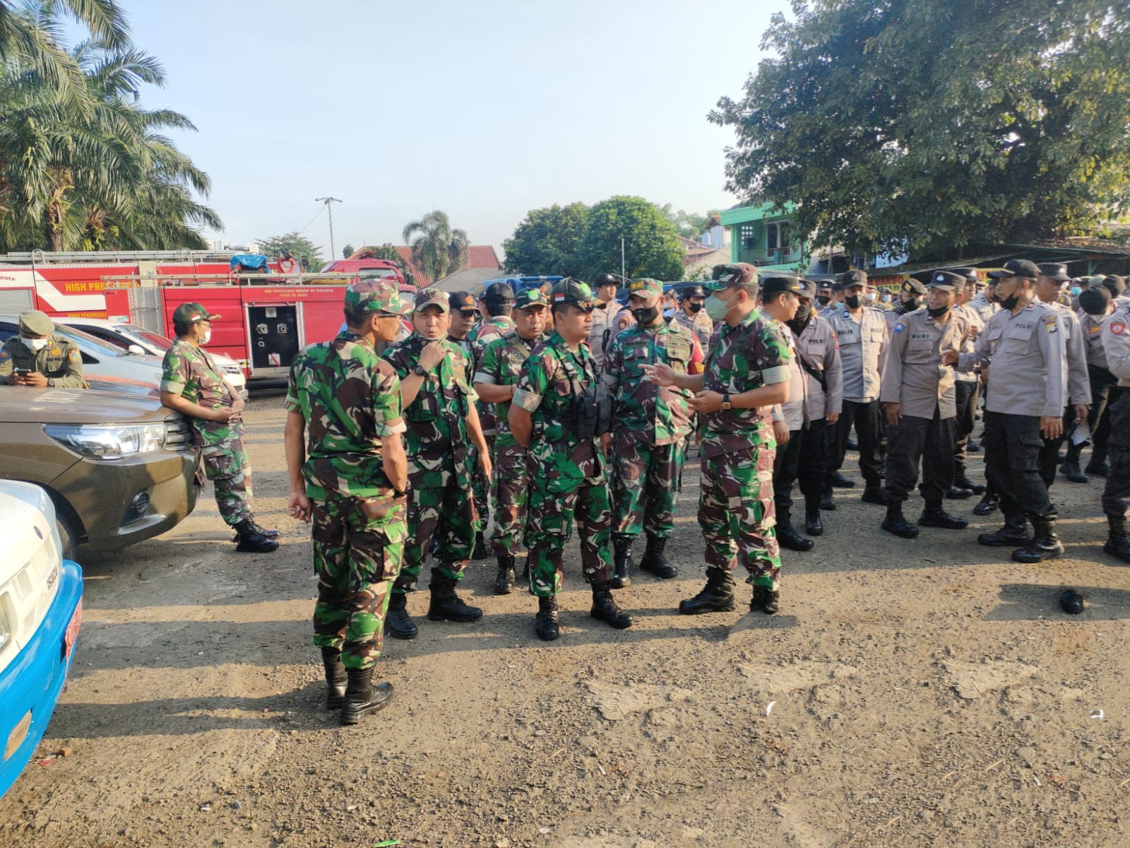 Backup Pengamanan Pengosongan Lahan Sodetan Ciliwung ke KBT oleh Kodim 0505/Jakarta Timur