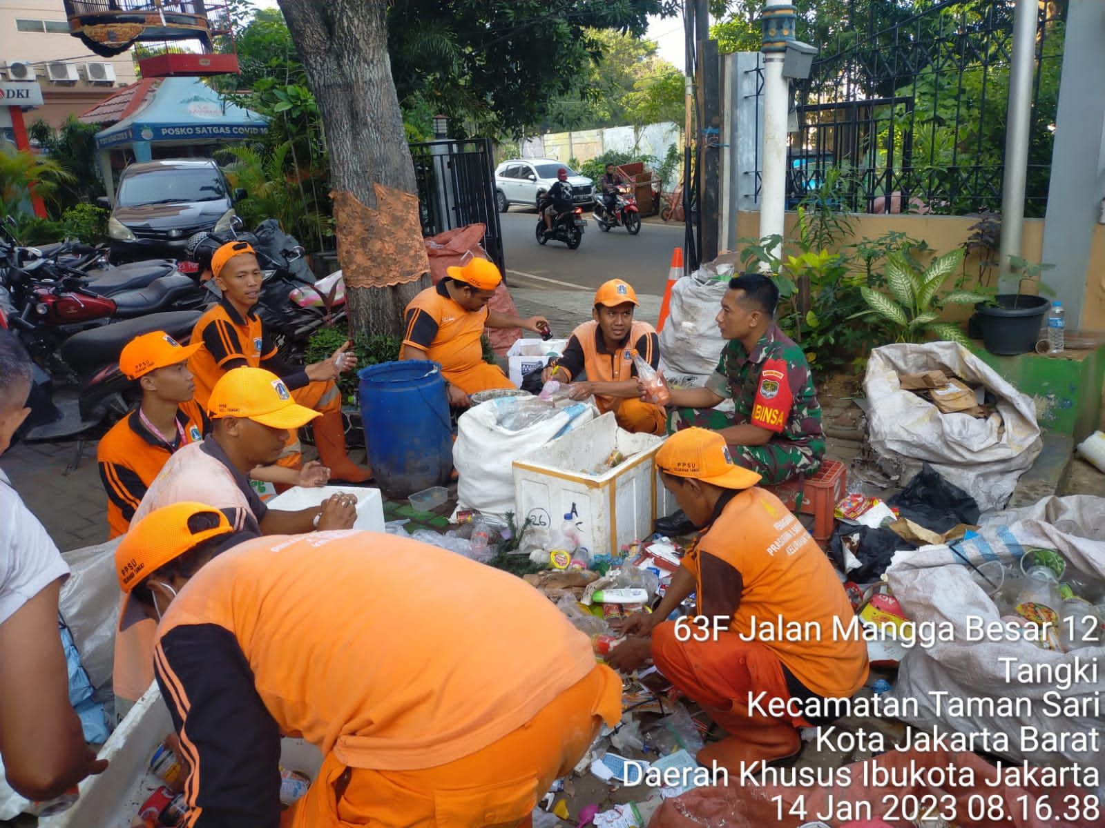 Tingkatkan Kerjasama, Sertu Suharno Laksanakan Komsos di Kelurahan Tangki