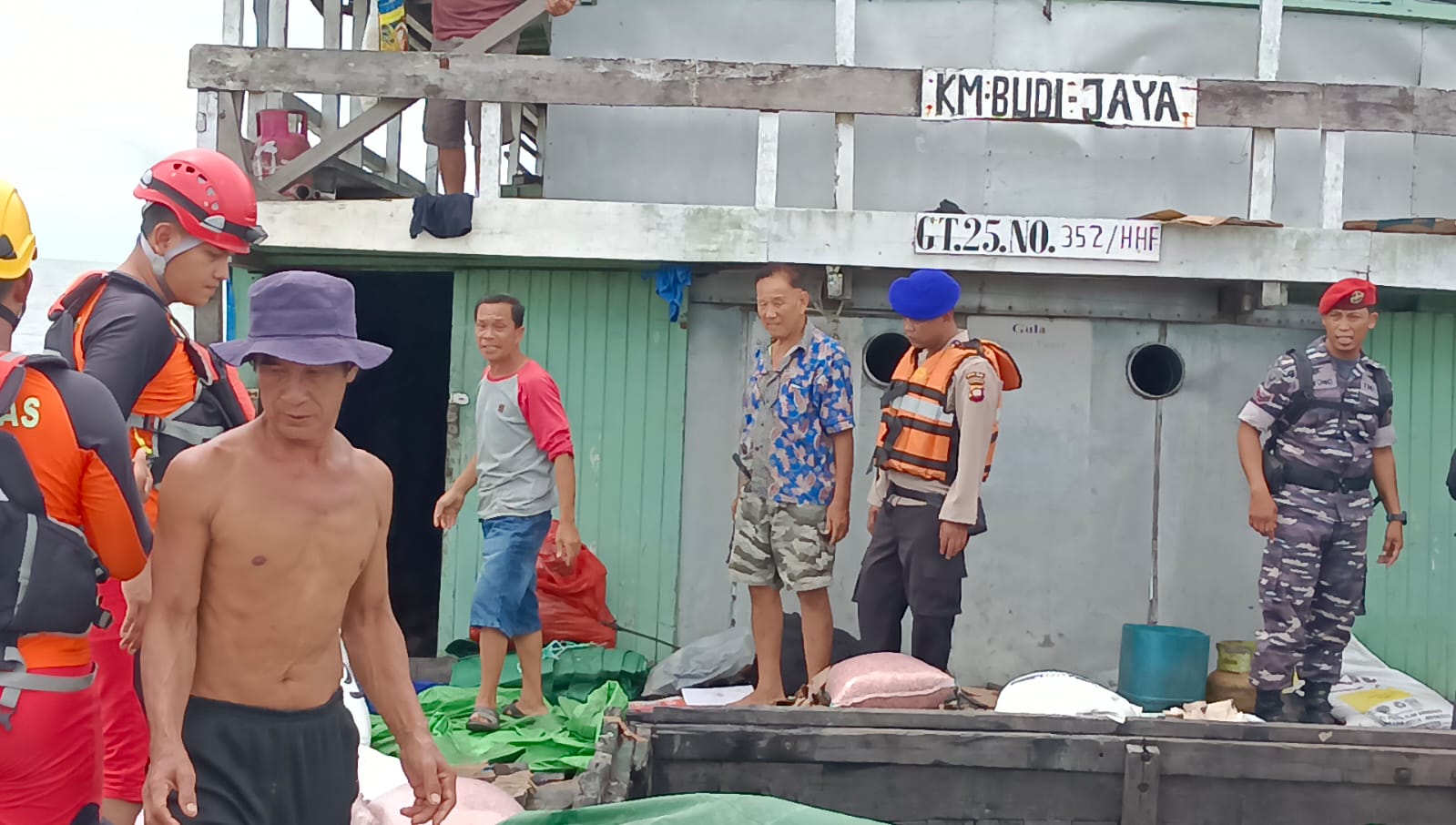 TNI AL, Posal Teluk Melano Laksanakan SAR KM. Budi Jaya Yang Tenggelam di Perairan Pulau Payung Kabupaten Kayong Utara