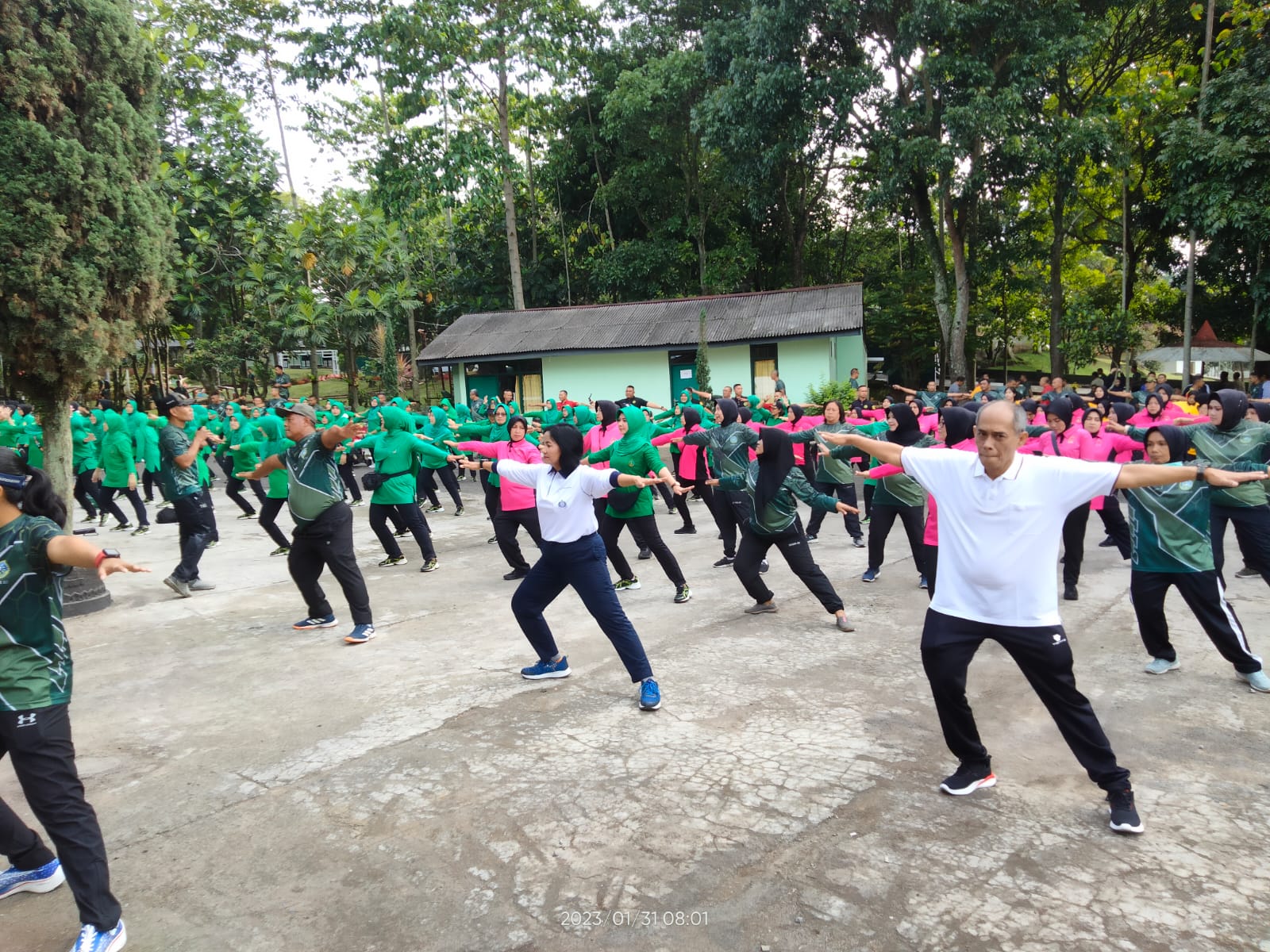 Jalin Sinergitas dan Silaturrahmi, Prajurit Lanal Bandung Olahraga Bersama TNI/POLRI dan FKPD