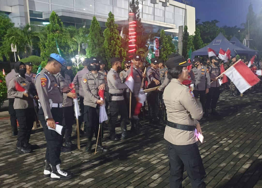 Polwan Polres Metro Bekasi Kota Turut Serta Kegiatan Kirab Merah Putih Satu Abad Nahdlatul Ulama Kota Bekasi