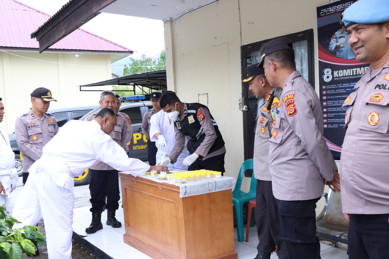 Kapolres Bener Meriah Pantau Langsung Tes Urine Personel Polres Yang Akan UKP