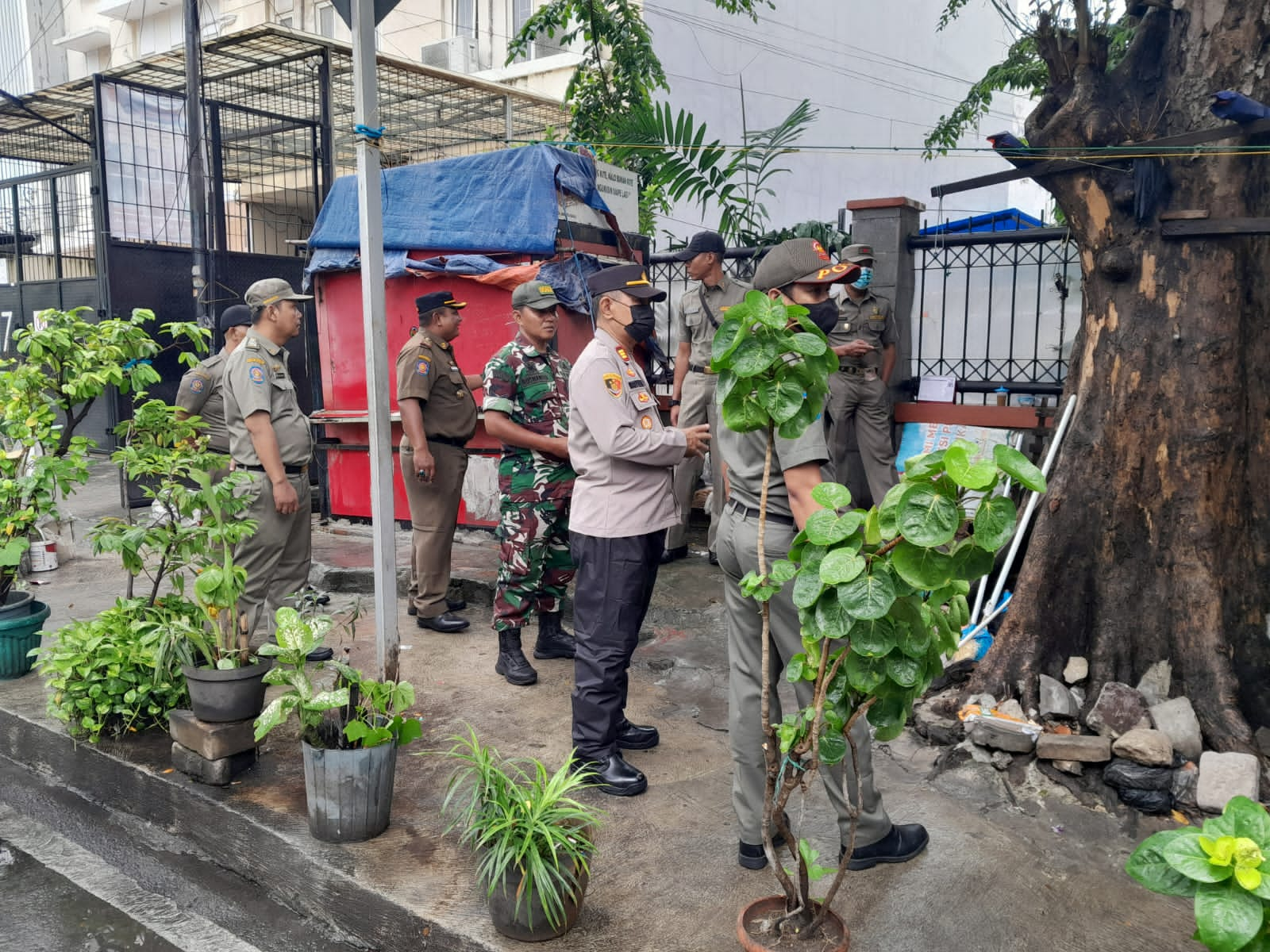 Babinsa Sertu Rusnanto Ikuti Apel Tiga Pilar Penertiban PKL