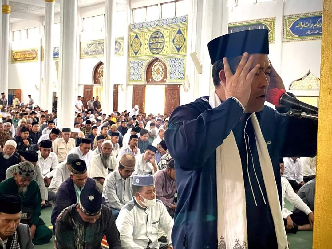 Mempererat Tali Silaturami, Pj Bupati Drs. Haili Yoga,M.Si Safari Jum’at ke Masjid Raya Ruhama Takengon