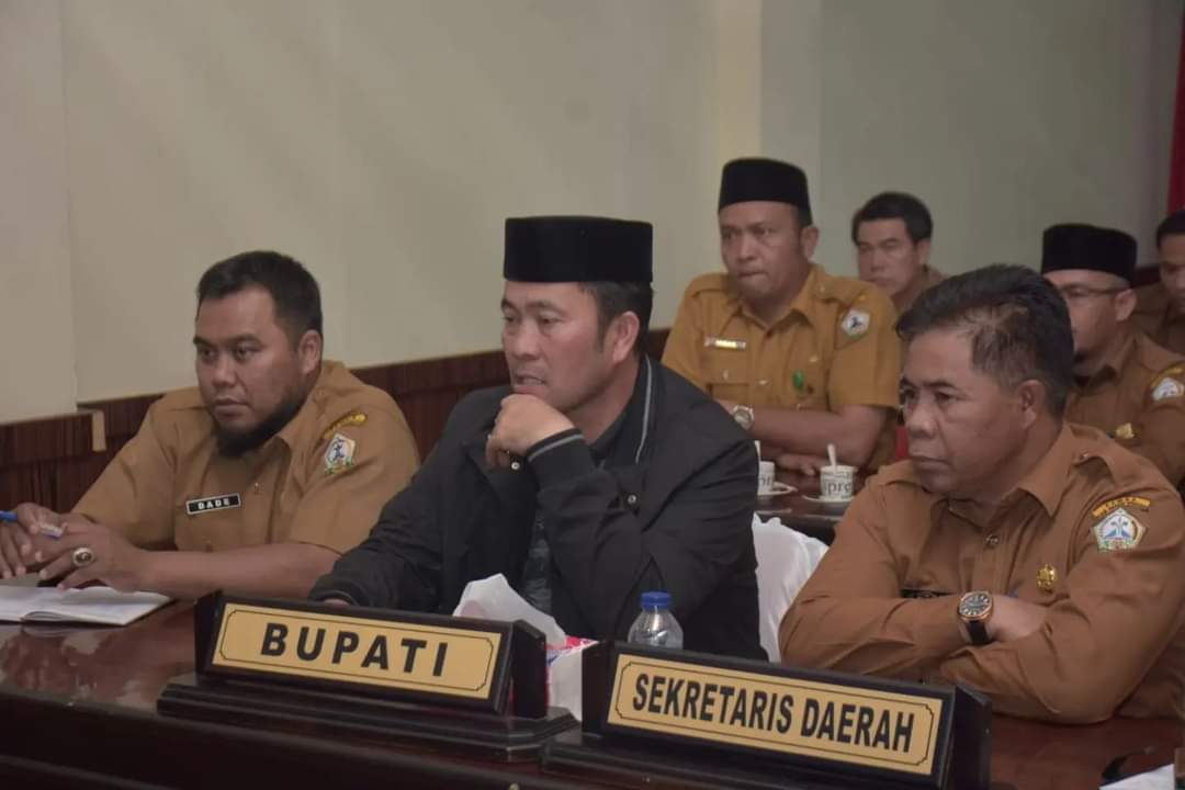 PJ Bupati Drs Haili Yoga M. Si Didampingi PJ Sekda Hadiri Zoom Meeting Rakor Pemberantasan Korupsi Dan Peluncuran MCP 2023