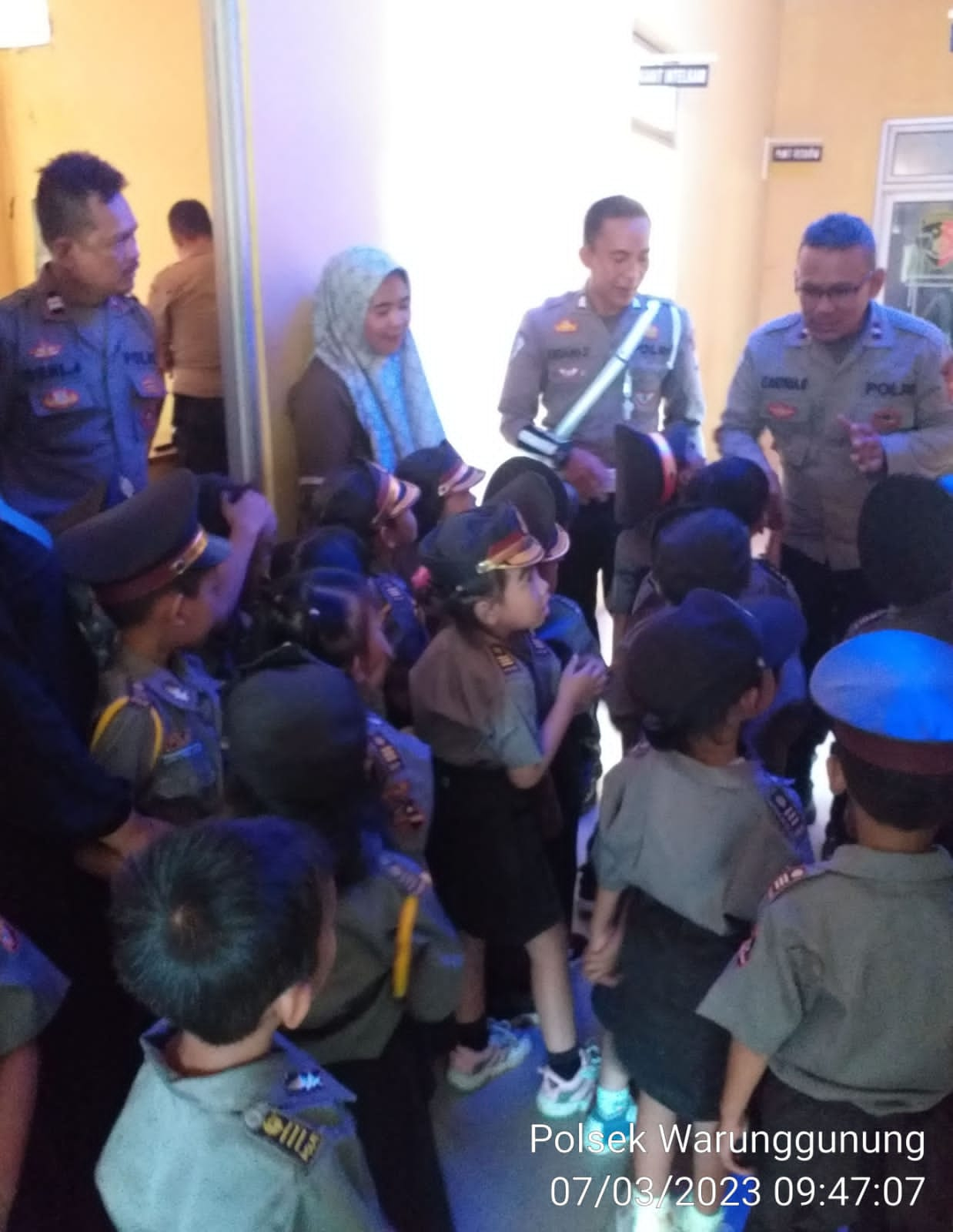 Kapolsek Warunggunung Polres Lebak Polda Banten Terima Kunjungan Sekolah TK Paud