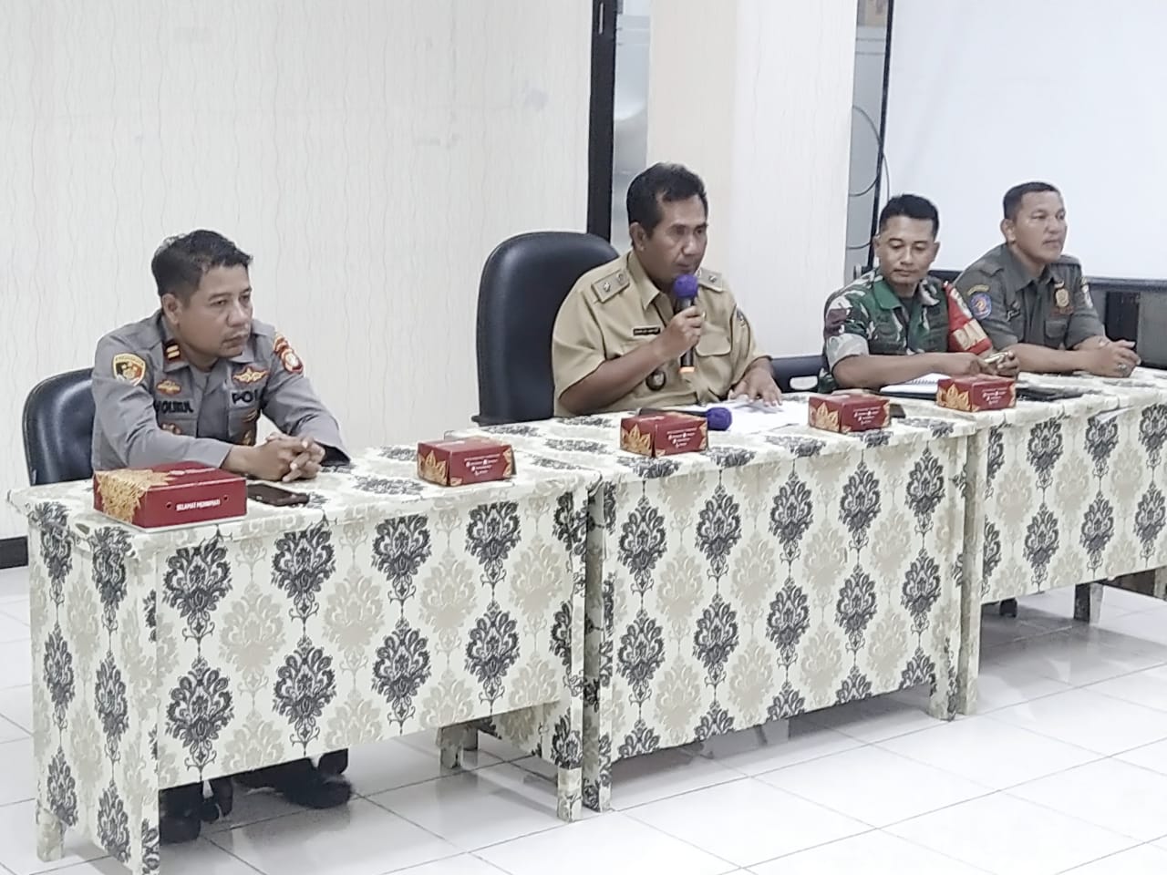 Babinsa Sertu Suharno Hadiri Rapat Koordinasi Persiapan Kerja Bakti Massal Tiga Pilar