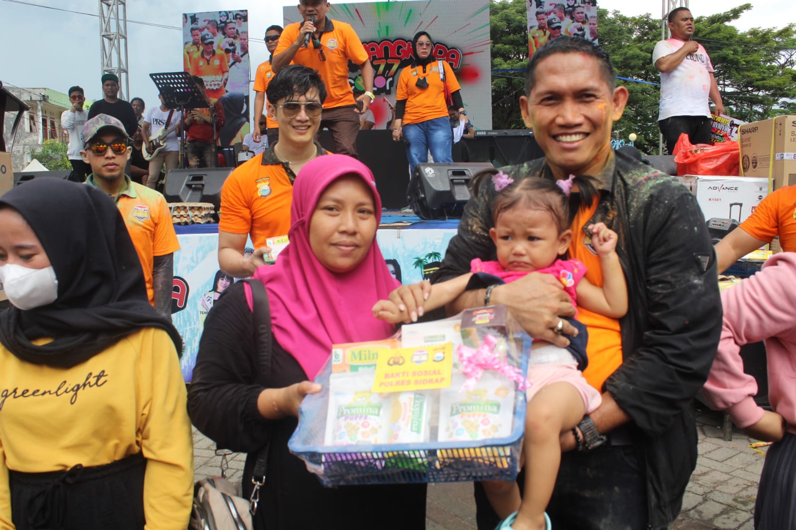 Kapolres Sidrap Beri Bantuan Bagi Ibu Hamil dan Anak-anak Untuk Cegah Stunting, Diacara Bhayangkara 77 Color Run