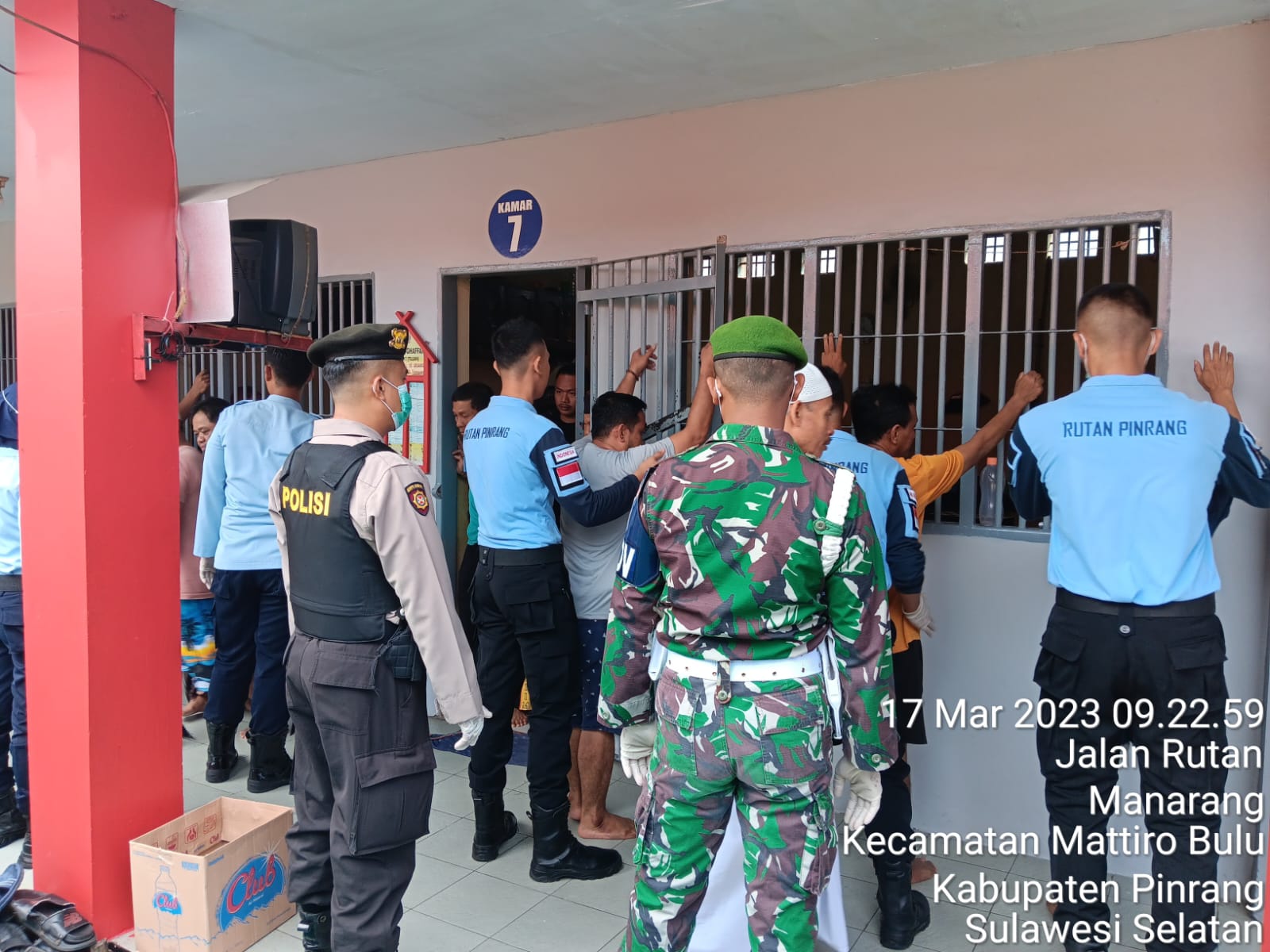 Inspeksi Mendadak, Polres Pinrang bersama Rutan Kelas IIB Geledah Para WBP