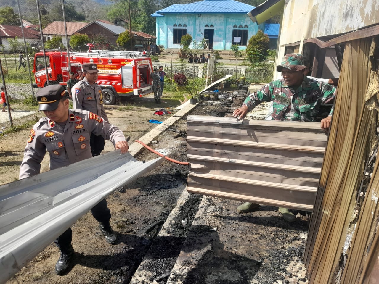 Gedung Serba Guna Milik BUMK Kampung Buntul Gayo Kecamatan Mesidah Terbakar