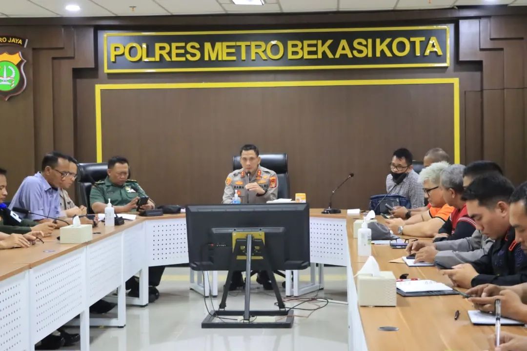 Wakapolres Metro Bekasi Kota pimpin Rakor Pertandingan BRI Liga 1 antara Persija VS Persib