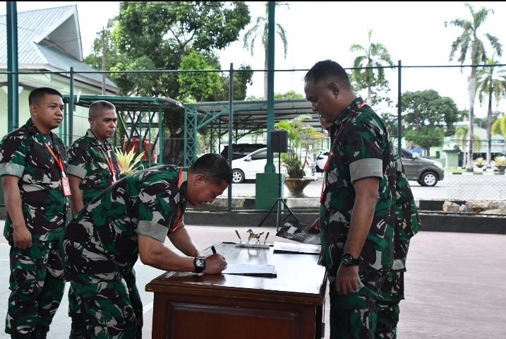 Kasi Pers Kasrem 143/HO. Pimpin Penandatanganan Pakta Integritas Penerimaan Tamtama PK TNI AD T.A 2023