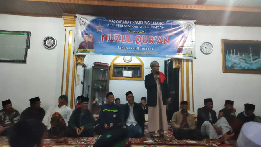 Teungku Yahya Arias Mengisi Tausiyah Memperingati Malam Nuzul Qura’n di Meunasah Puset Kampung Umang