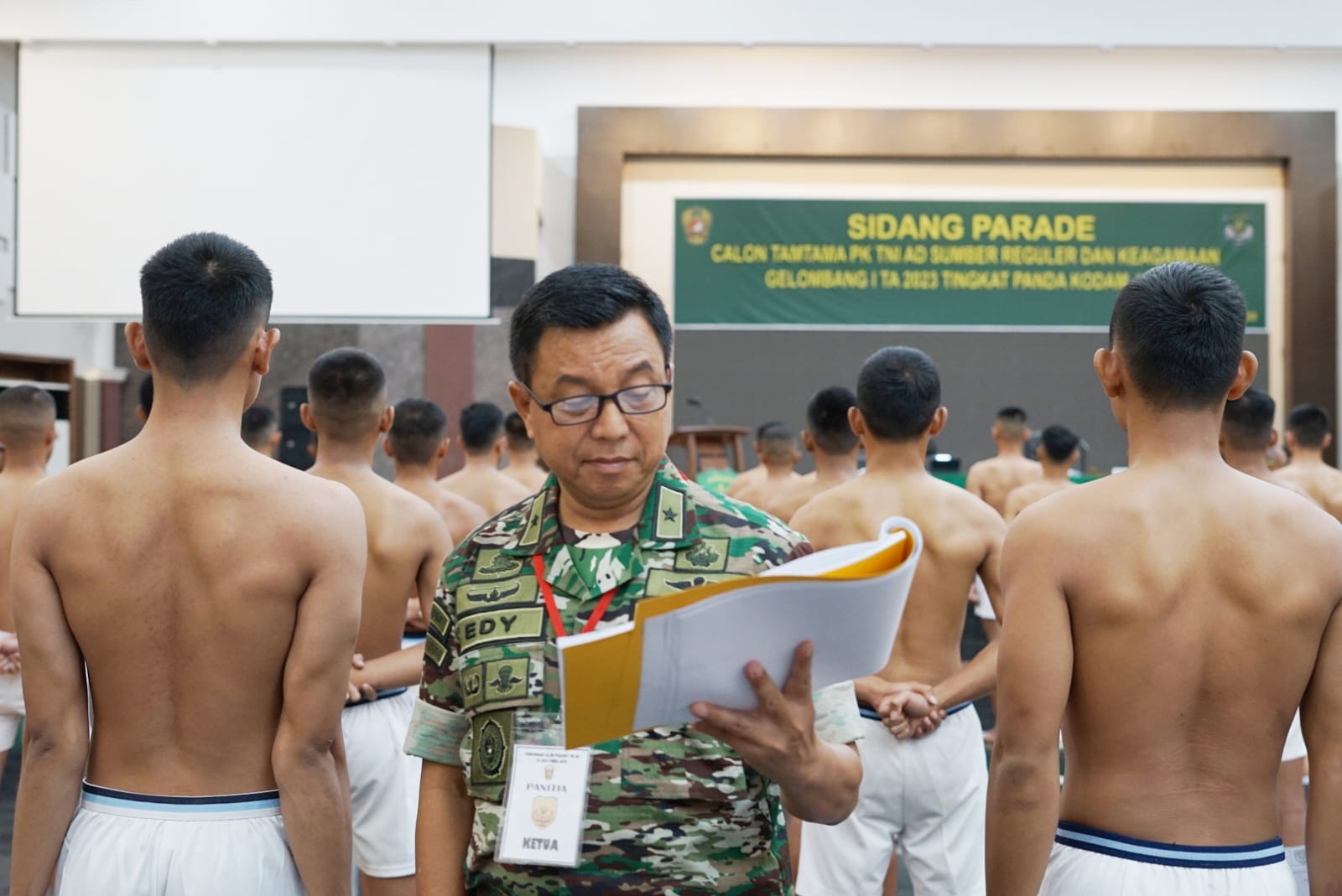 Sidang Parade Calon Tamtama PK TNI AD Sumber Reguler dan Keagamaan Gel I TA 2023 Tingkat Panda Kodam Jaya