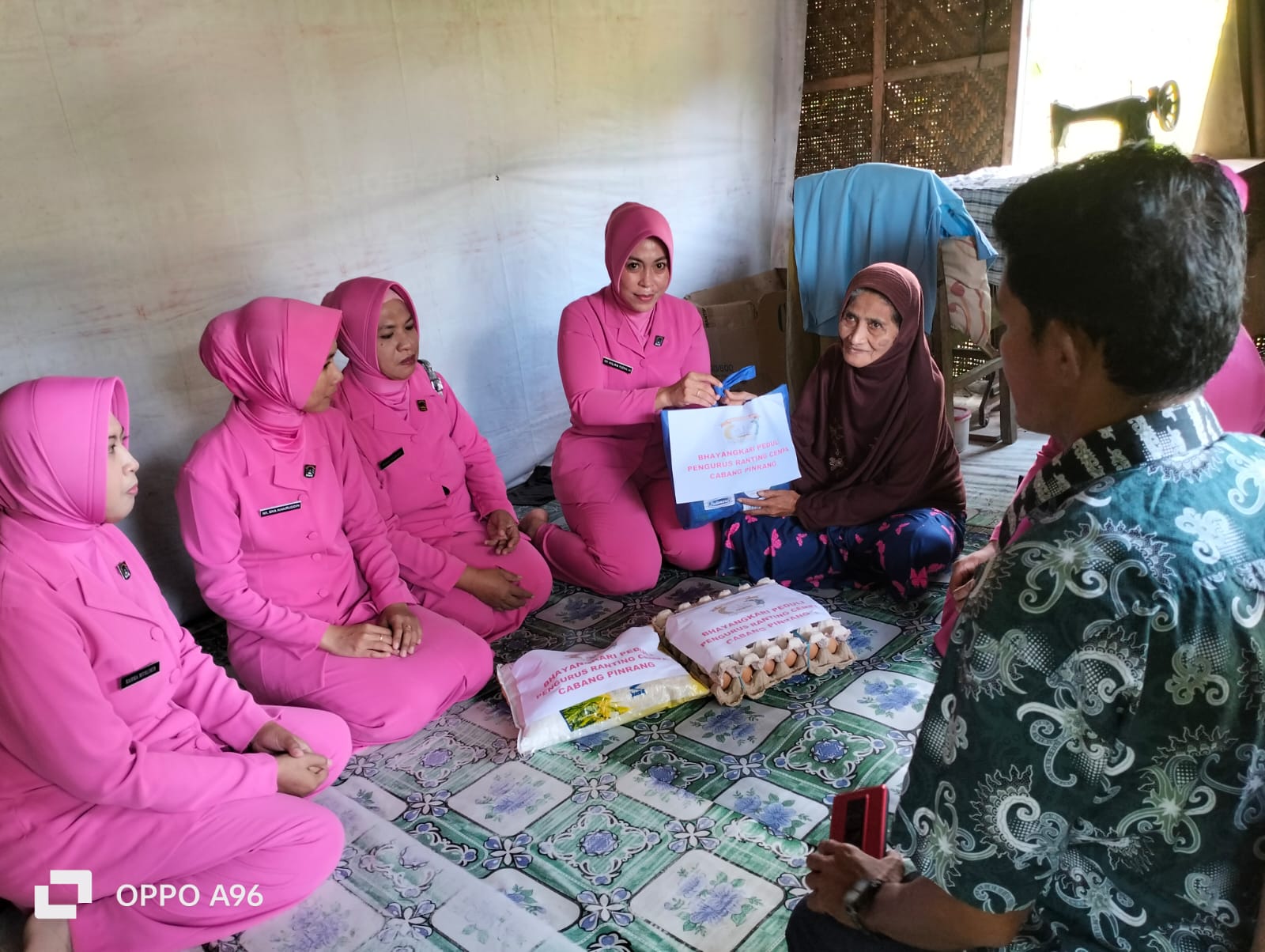 Baksos Ramadhan 1444 H,Polsek Cempa Serahkan Bantuan ke Masyarakat Kurang Mampu