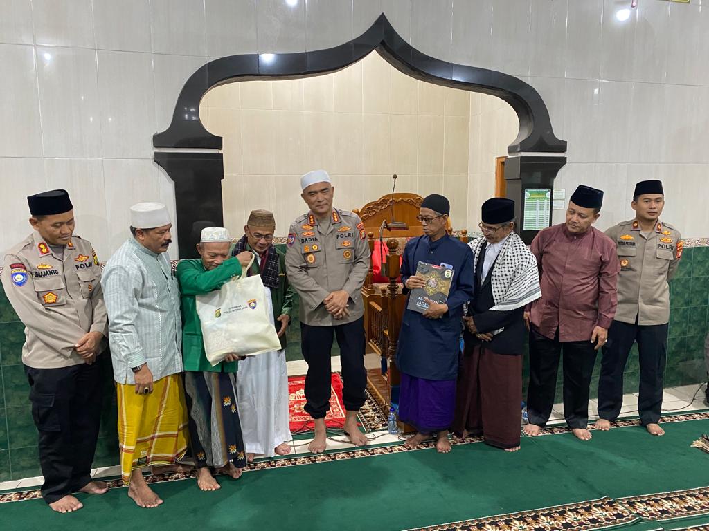 Program Polisi RW, Masjid Jami Roudhotul A’mal, Menjadi Sasaran Program Giat Sahur Bersama Sholat Subuh Keliling (SULING)