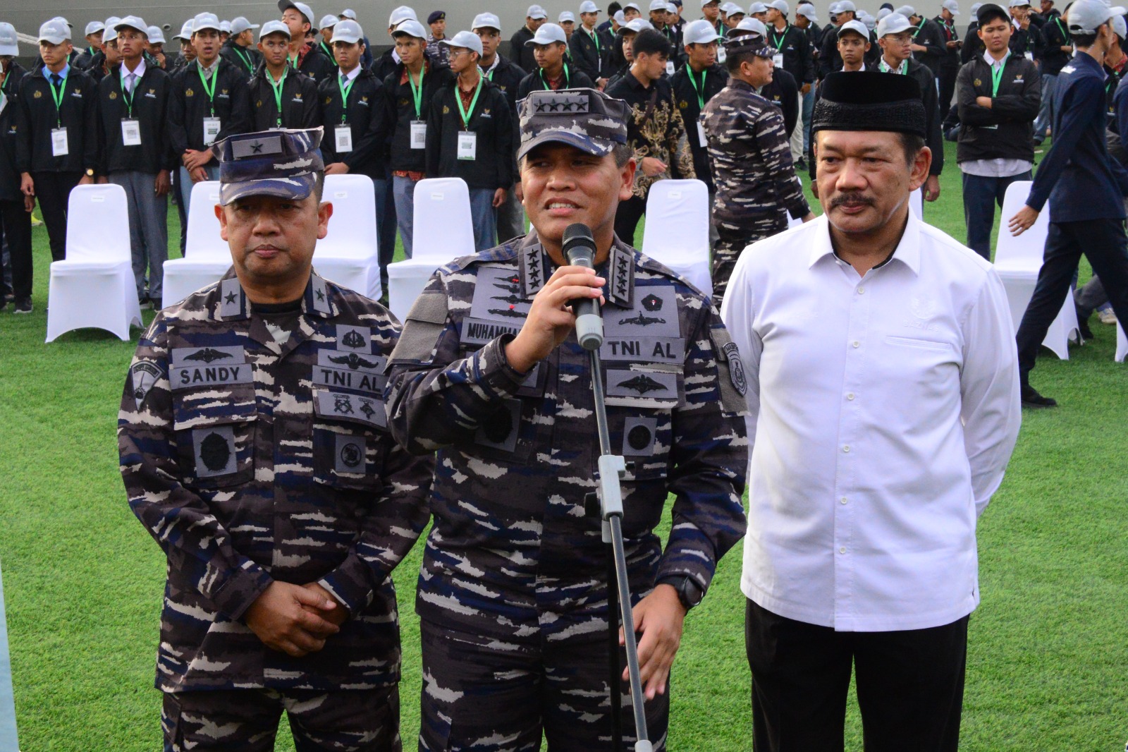 DANLANTAMAL III IKUT SERTA LEPAS PESERTA PESANTREN KILAT DI KRI DR. RAJIMAN – 992