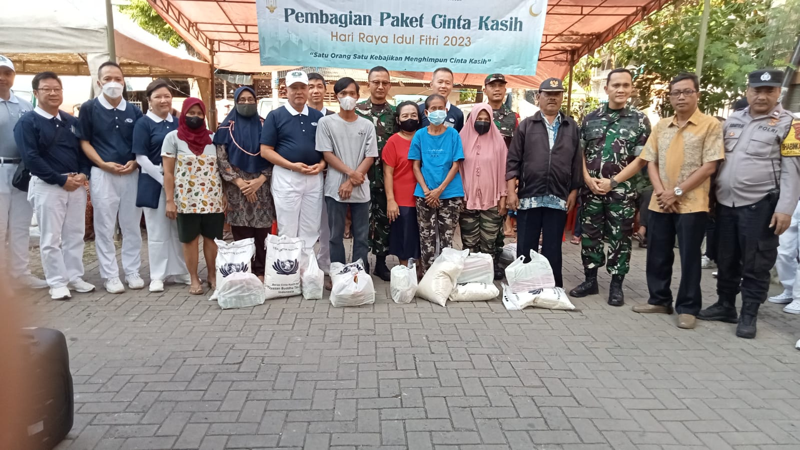 Dandim 0503/JB Dampingi Danrem 052/Wkr Hadiri Giat Pemberian Paket Cinta Kasih Yang Diselenggarakan Yayasan Buddha Tzu CHi