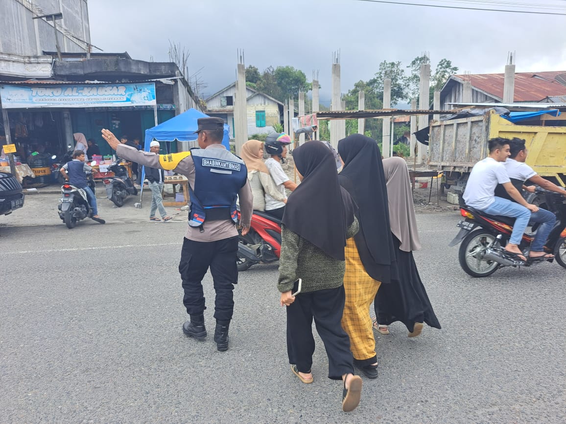 Jelang Berbuka Puasa, Personil Polres Dan Polsek Jajaran Polres Bener Meriah Laksanakan Pengamanan Di Pusat Aktifitas Masyarakat