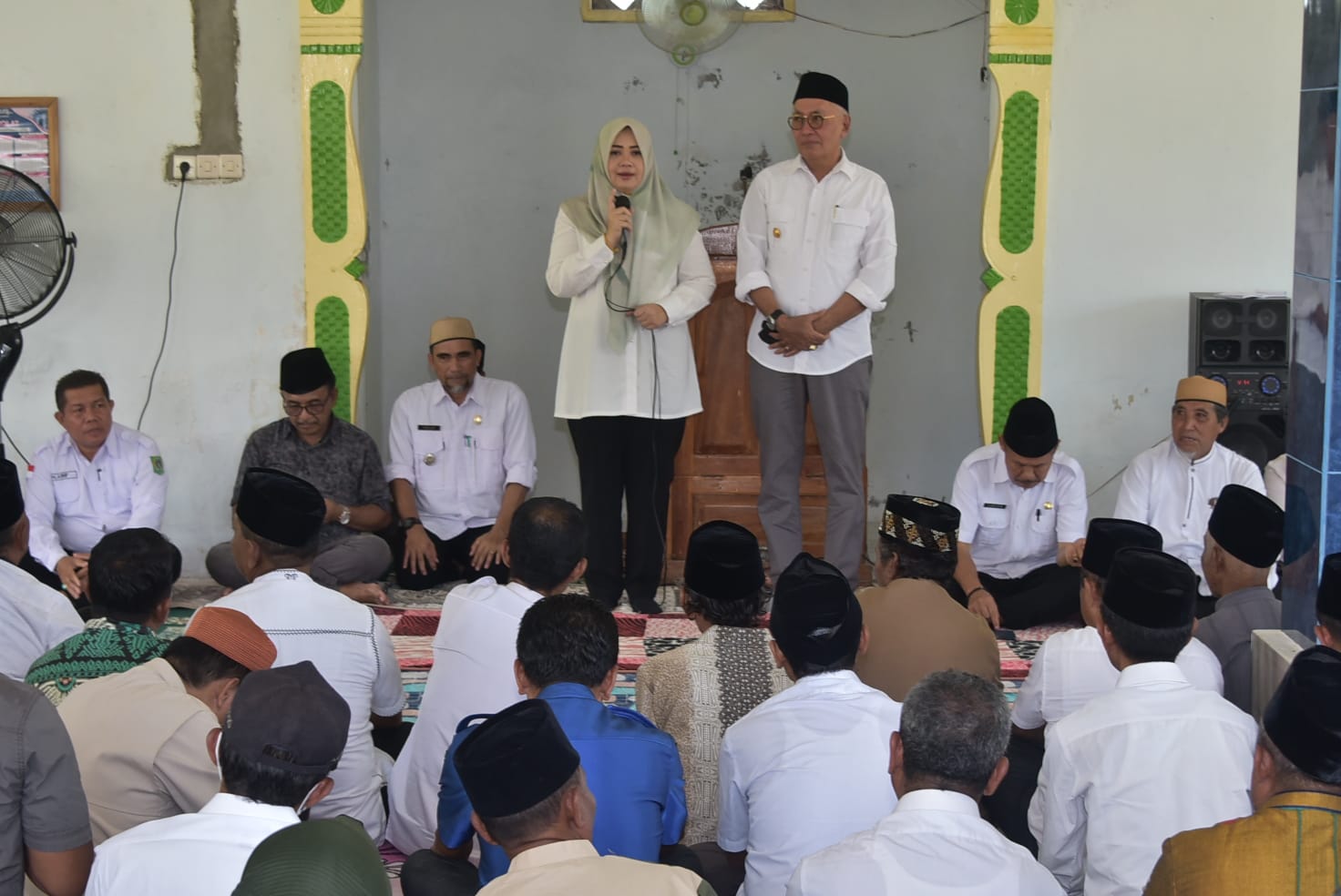 Dinda – Dahlan Tutup Kegiatan Ramadan Berbagi di Tambora dan Sanggar