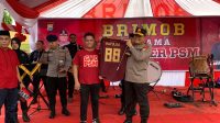 KAPOLDA SULSEL TURUN LANGSUNG DI PAREPARE MENGECEK PENGAMANAN SEPAK BOLA DAN BERBAUR BERSAMA SUPORTER PSM DAN SAMPAIKAN PESAN DAMAI