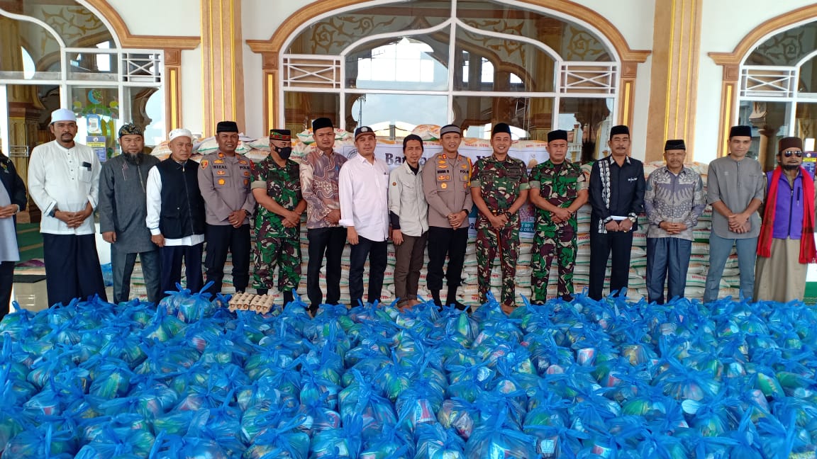 Dandim 0119/BM Santunan Anak Yatim di Masjid Al-Falah