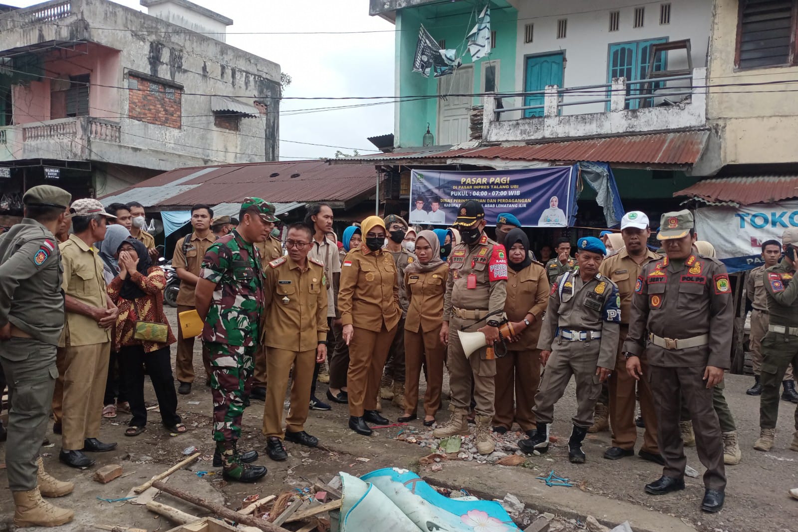 Pemkab PAL Gelar Penataan Dan Penertiban Pedagang Kaki Lima Pasar Inpres Talang Ubi