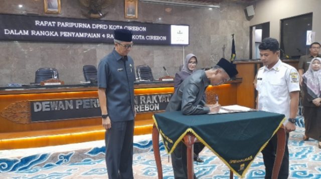 Kasdim 0614/Kota Cirebon hadiri Rapat Paripurna DPRD Kota Cirebon.