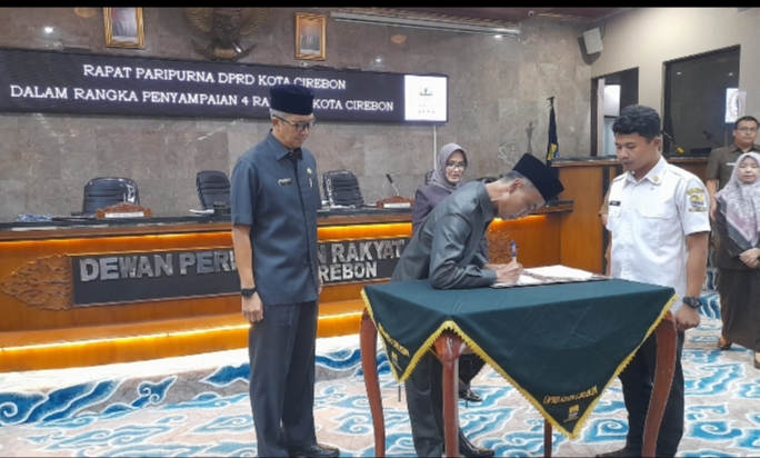 Kasdim 0614/Kota Cirebon hadiri Rapat Paripurna DPRD Kota Cirebon.