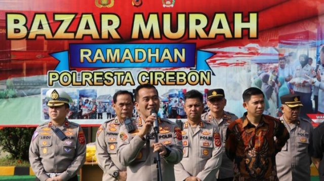 Ratusan Warga Padati Bazar Murah Ramadan Polresta Cirebon