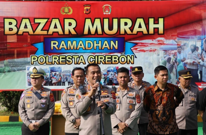 Ratusan Warga Padati Bazar Murah Ramadan Polresta Cirebon